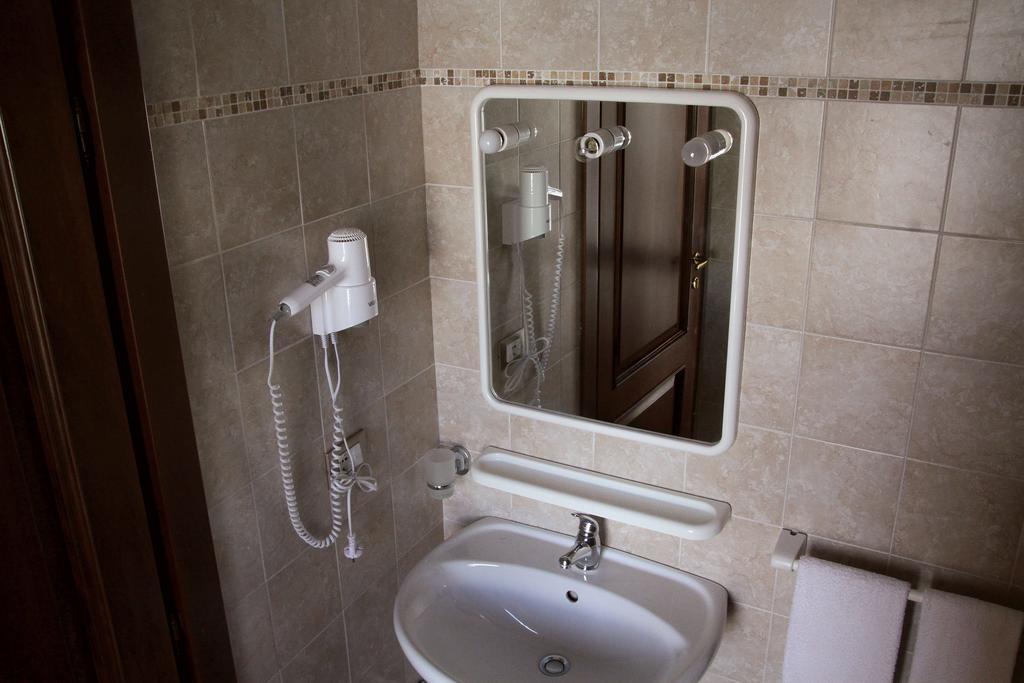 Green Hotel Herbetet Cogne Room photo